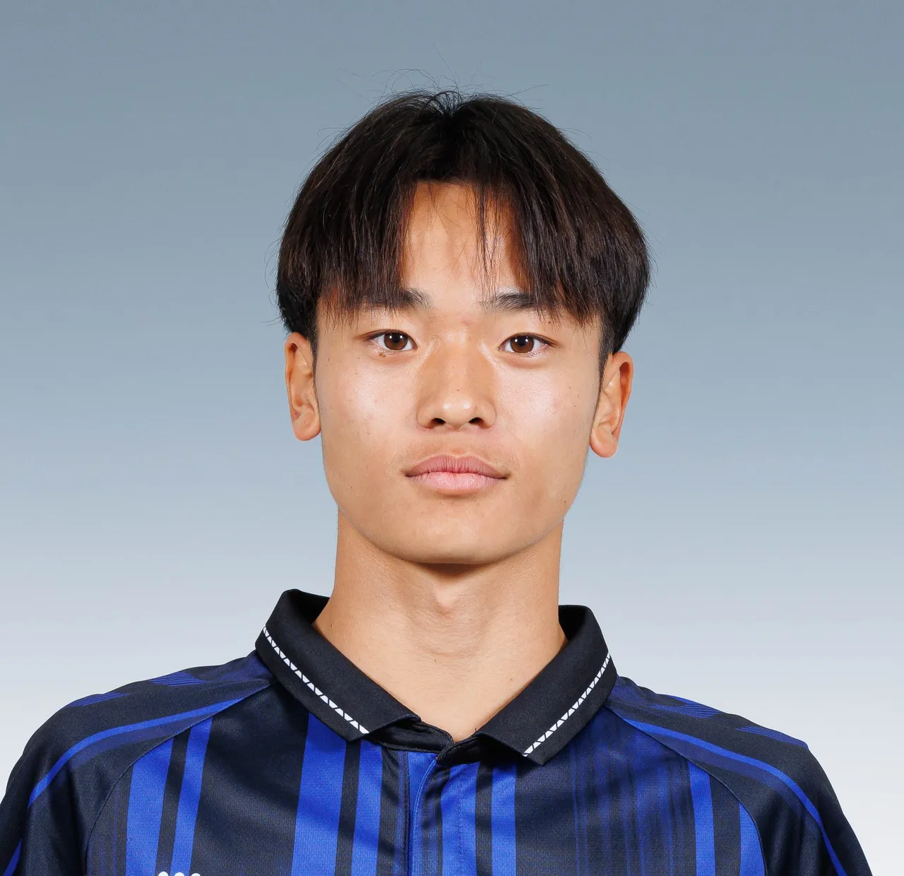 北井　涼介