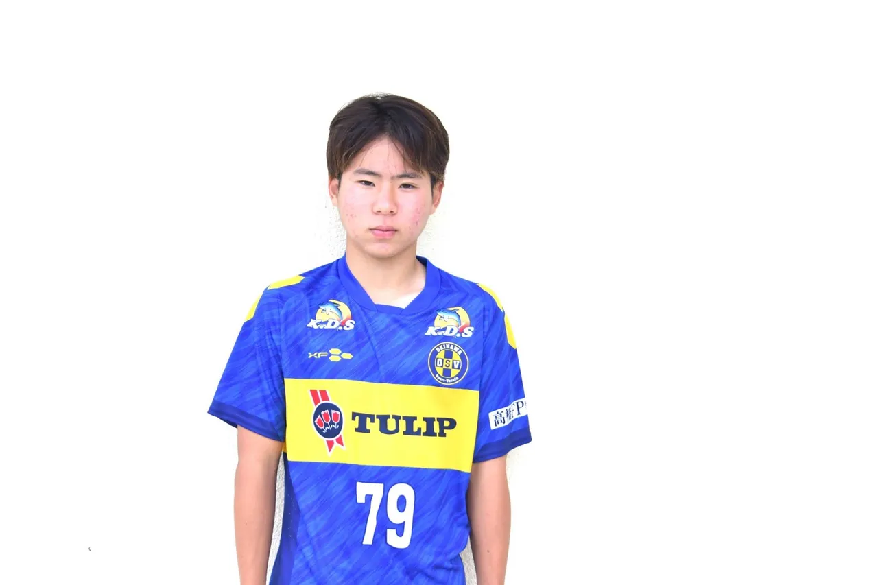 新垣　慎翔