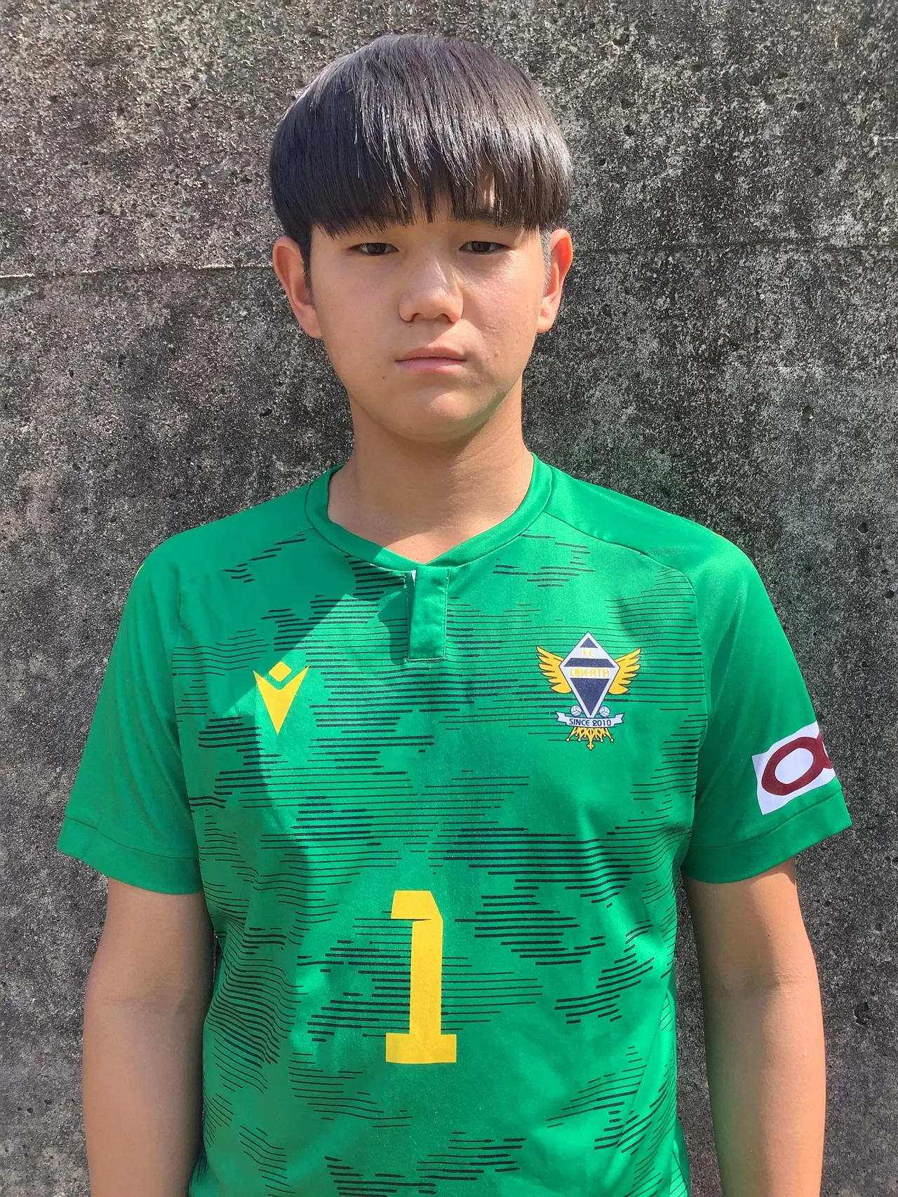 神谷　智也