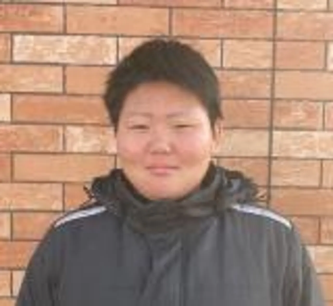園田　真央