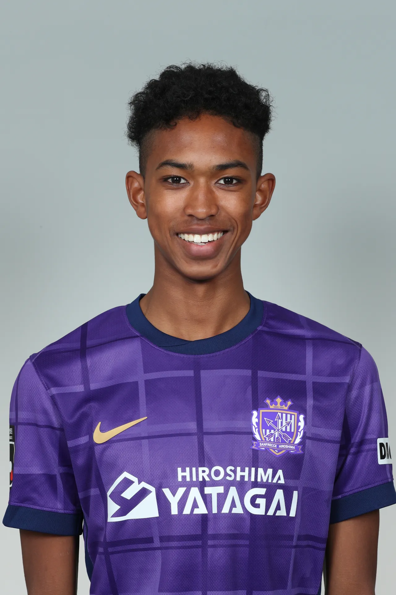 森井　莉人